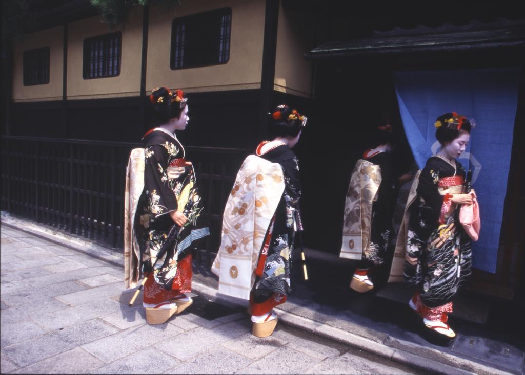 Holzbau Higashiyama Hotel Kyoto Exterior photo